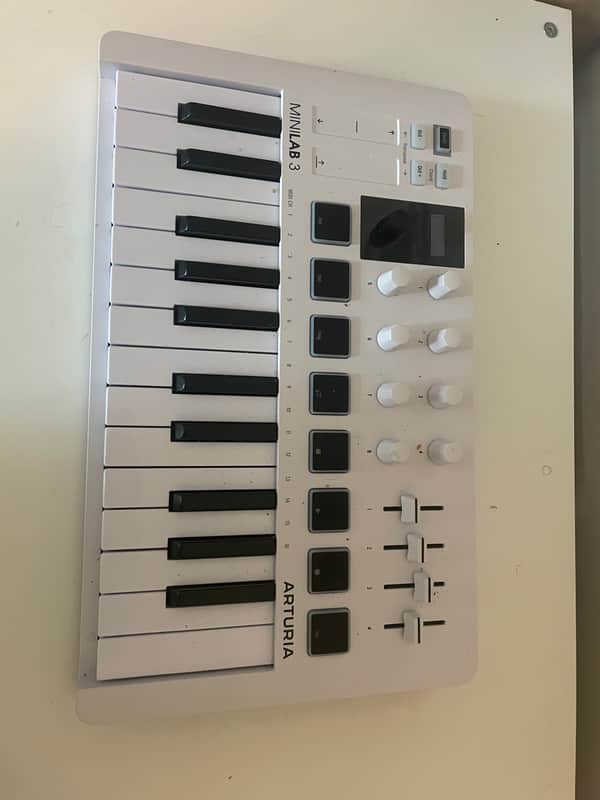 Arturia Minilab 3 Keyboard Controller 2022 - White Bild 1