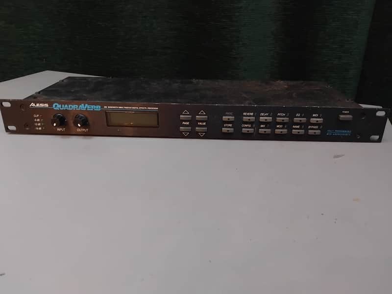 Alesis QuadraVerb 20k Bandwidth Simultaneous Digital Effects Processor