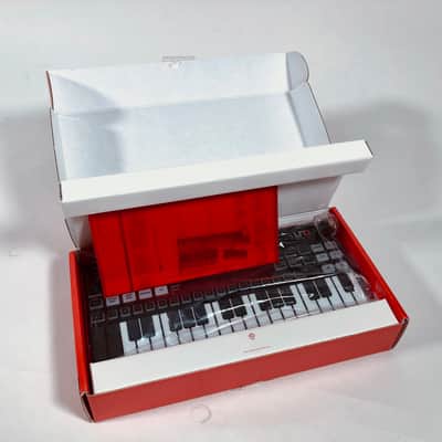 IK Multimedia UNO Synth Pro Desktop 32-Key Analog Synthesizer 2021 - Black with White Keys image 7