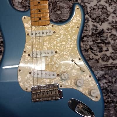 Fender Deluxe Powerhouse Stratocaster 1998 - Lake Placid Blue image 10