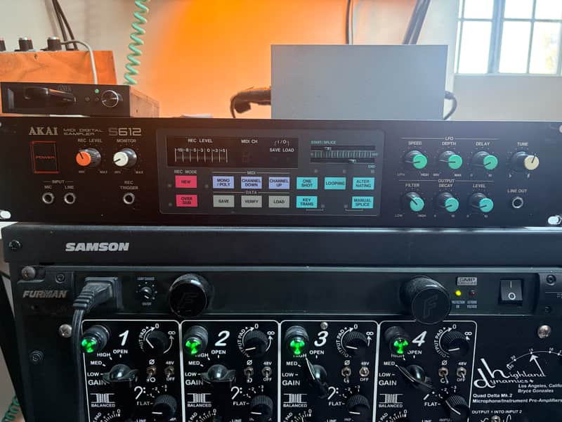 Akai S612 mid 80s - Black image 1