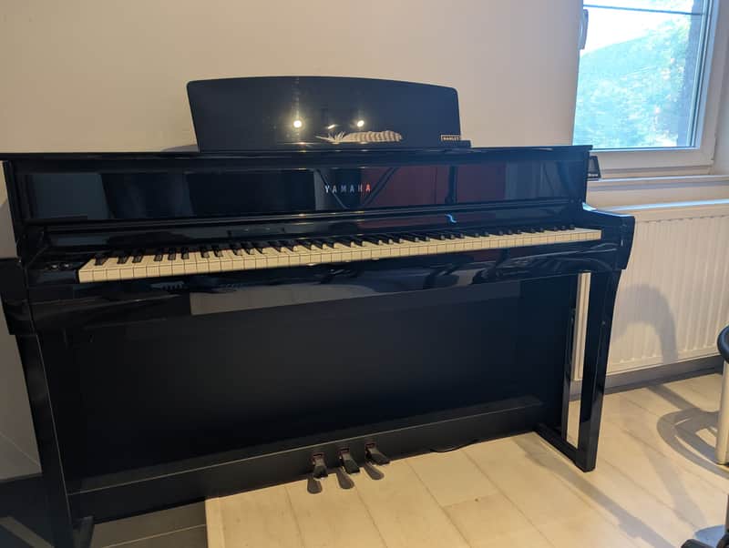 Yamaha CLP-675 Clavinova 88-Key Digital Piano 2010s - Polished Ebony image 1