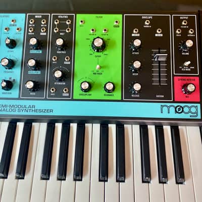 Moog Grandmother 32-Key Semi-Modular Analog Synthesizer (USA) - Black / Multi-Colored Panel image 3