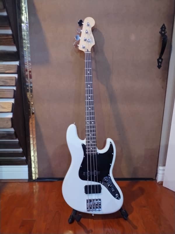 Fender Standard Jazz Bass 2009 - 2018 | Reverb