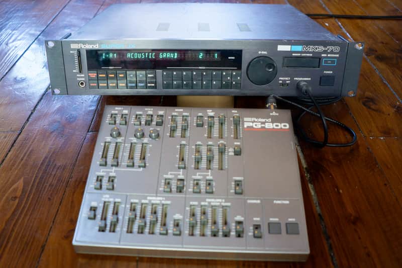 MKS-70 Rackmount Analog Synthesizer with PG-800 programmer Bild 1