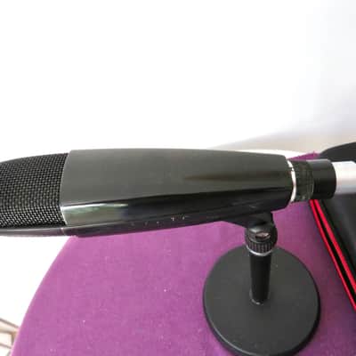 Sennheiser MD 421-U-4 Cardioid Dynamic Microphone image 5