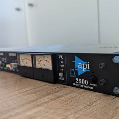 API 2500 Stereo Bus Compressor 2000 - 2019 - Black image 2