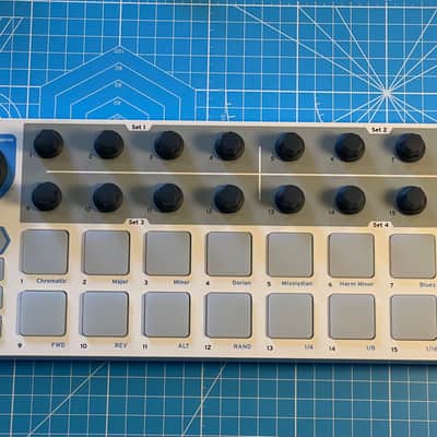 Arturia BeatStep MIDI Controller 2014 - Present - White