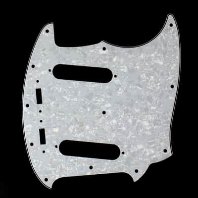 Replacment Pickguard For Mustang Classic Series style ,4Ply White Pearloid Bild 1