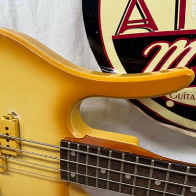 Hondo II Professional Longhorn 4-string Bass with Case Vintage image 3