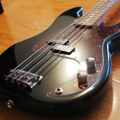 Fender Standard Precision Bass Made in Mexico - Black MIM image 1