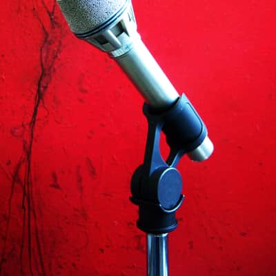 Vintage 1970's AKG D190E / D190ES dynamic cardioid microphone w mic clip 200 OHMS Low Z D1000E D330BT image 5