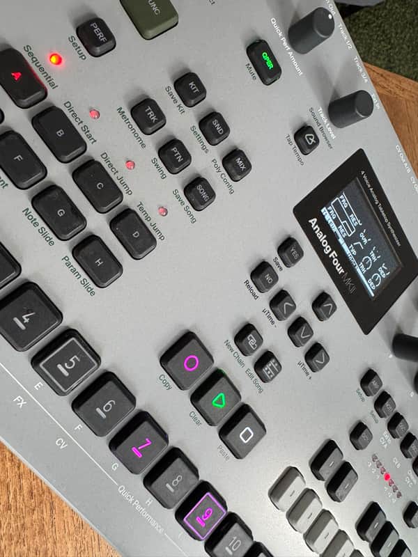 Elektron Analog Four MKII 4-Voice Tabletop Analog Synthesizer 2017 - Present - Grey image 1