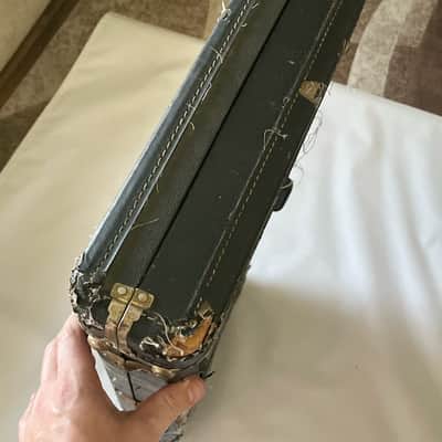 Immagine 1980's Kramer Pacer, Baretta, Sustainer Black Tolex Hardshell Electric Guitar Case (Rough Shape, Needs repair) - 9