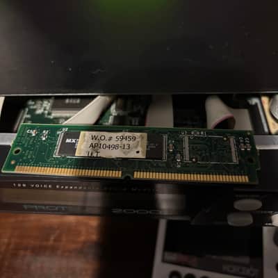 E-MU Systems Mo'Phatt Rackmount 64-Voice Expandable Synthesizer 2000 - Purple