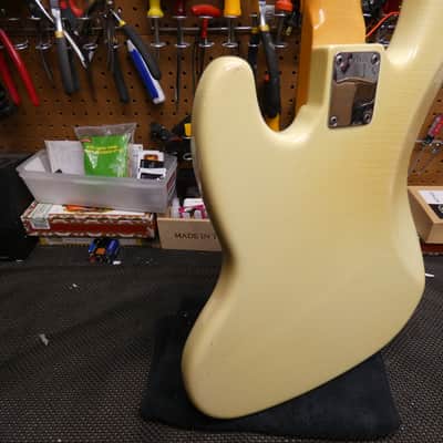 Fender Custom Shop '64 Jazz Bass 2002 - Reliced Olympic White image 9