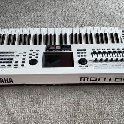 Yamaha Montage 6 (White) - White image 2