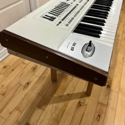 Korg Pa2X Pro 76-Key Professional Arranger Keyboard 2000s - Silver image 5