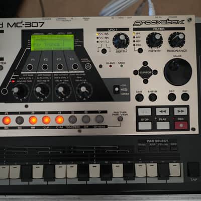 Roland MC-307 - REFURBISHED (+flightcase, new cables) image 6