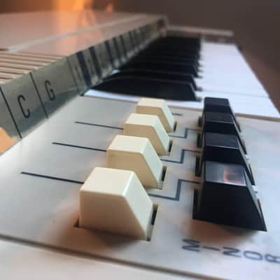 Bontempi B4 - Italian Vintage Electric Chord Organ image 3