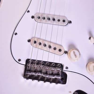 Fender stratocaster 1966 olympic white old refin image 8