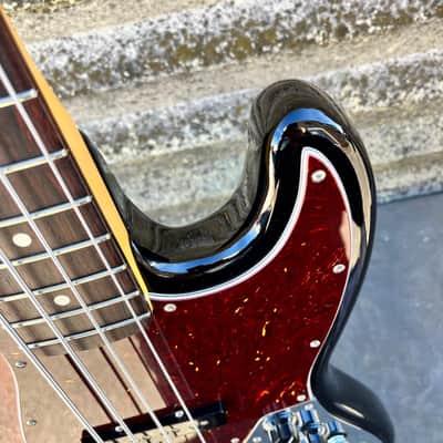 Fender American Pro II Jazz Bass® Rosewood Fingerboard, 3-Color Sunburst 0193970700 image 10