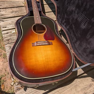 Gibson J-45 Standard  2018 - Sunburst image 3