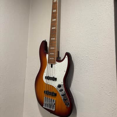 Sire Marcus Miller V8 5 String 2022 - Tobacco Sunburst image 1