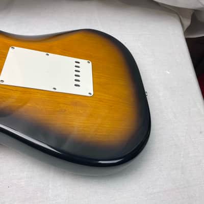 Fender Buddy Guy Stratocaster Guitar with Case 1999 - 2-Color Sunburst / Maple fingerboard image 21