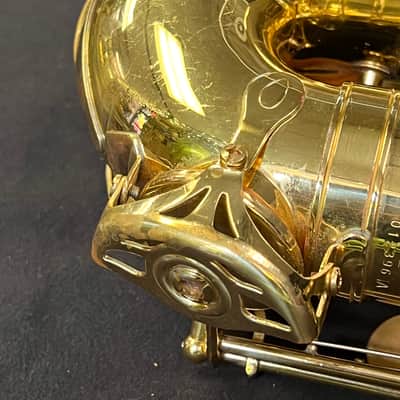 Yamaha YAS-52 Alto Saxophone image 17