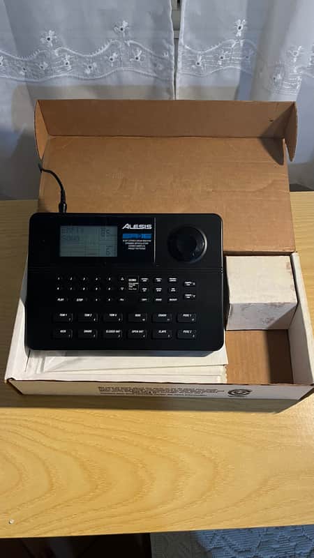 Alesis SR-16 16-Bit Stereo Drum Machine with Original Box, Power Supply & Manual image 1