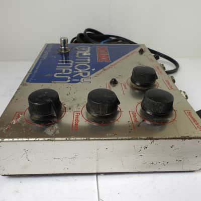 Vintage Electro Harmonix Deluxe Memory Man Echo Delay Effects Pedal BLUE FACE image 5