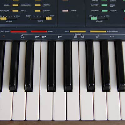 Vintage Yamaha PSR 70 Electronic Keyboard *Midi *1985 *Great Sounds *Portable image 8