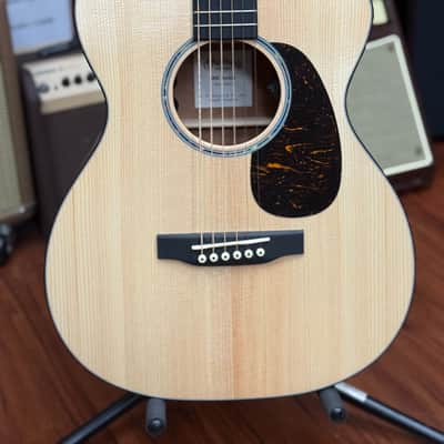 Martin 000C JR-E Junior Series Acoustic Electric Guitar- Natural- w/soft bag. New! image 1