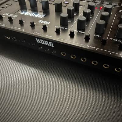 Korg Drumlogue Hybrid Drum Machine 2022 - Present Black image 3