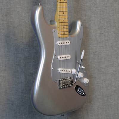 Fender H.E.R Signature Stratocaster- Maple Fretboard Chrome Glow image 5