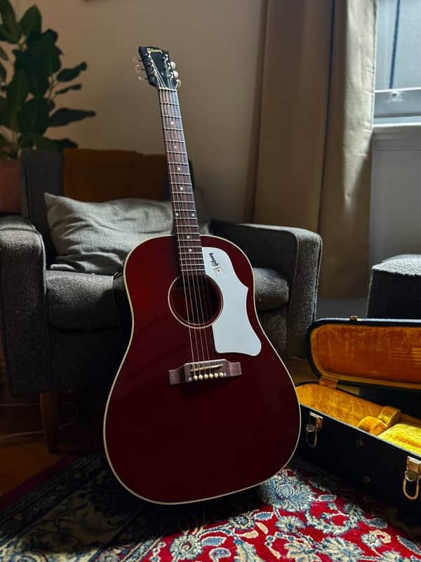 Gibson J-45 Wine Red 60s Limited Edition 2003