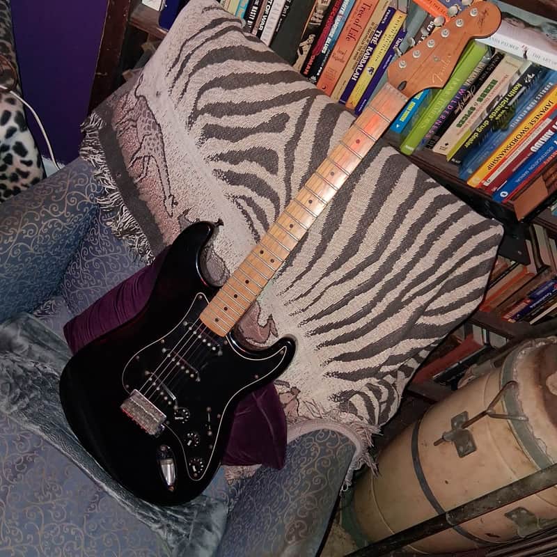 Buddy Guy Stratocaster with Flight Case