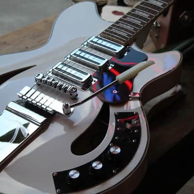 VINTAGE REVO Series 'Custom Supreme' Semi-Acoustic,Arctic White, 3, 82 KG image 3