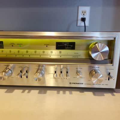 Restored Pioneer SX-780 45-Watt Stereo Solid-State Receiver 1979 - SIlver image 3