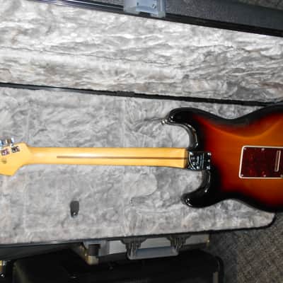 Fender American Professional II 2021 - sunburst, 75 years image 3