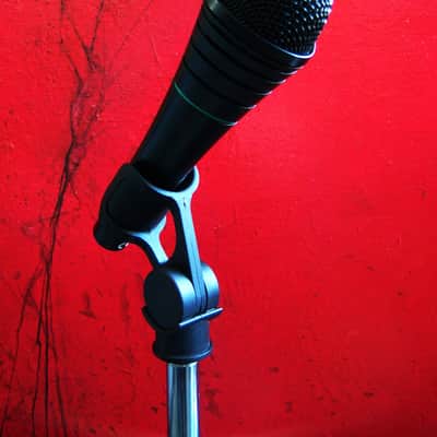 Vintage 1990's AKG D3700S Hyper Cardioid Dynamic Microphone Low Z w mic clip D1000E D190E D3700 image 3