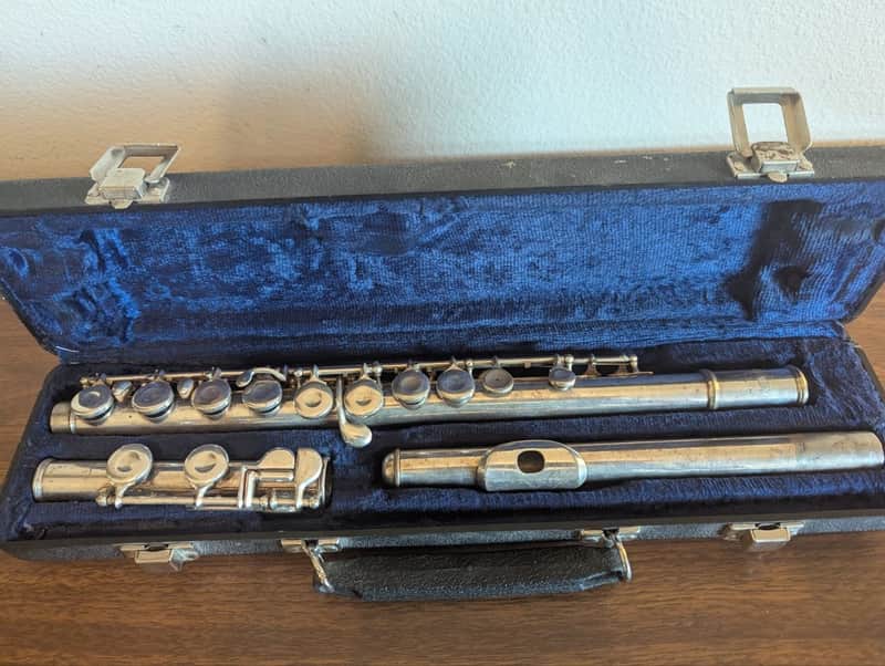 Flute, Bundy I, with case image 1