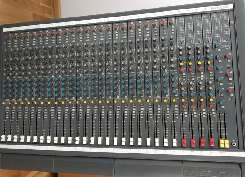 Soundcraft Delta 200 24 channel | Reverb