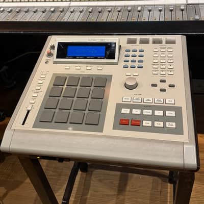 Akai MPC3000 MIDI Production Center 1993 - 2001 - Grey image 5
