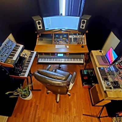 M Gear Design Mastering Workstation Sliding Surface image 2