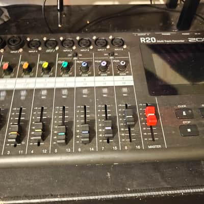 Zoom R20 Multitrack Recorder 2021 - Present - Black image 1