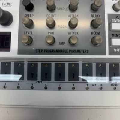 Korg Volca Sample Digital Sample Sequencer 2010s - White image 3