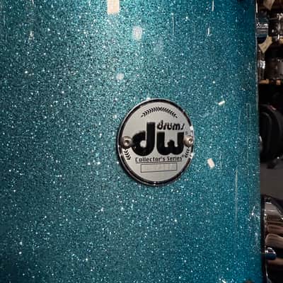 ~WOW!~ DW Collector's Series Maple/Mahogany 5-Piece 10/12/14/16/22 Drum Kit Set in Electric Blue Burst Glitz Lacquer with Chrome Hardware image 12