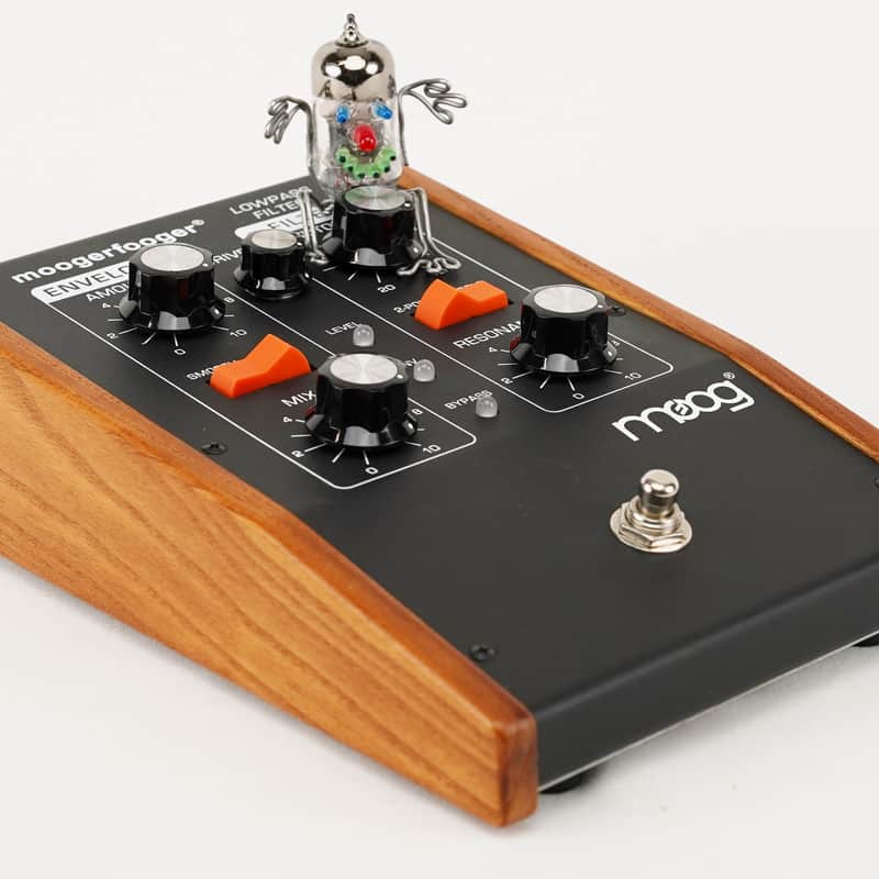 Moog Moogerfoog Moog Moog Moogerfooger MF-101 Low Pass Filter …